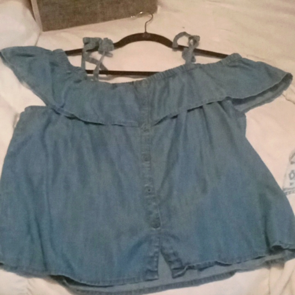 Lucky brand off shoulder cotton top. With ties at shoulders